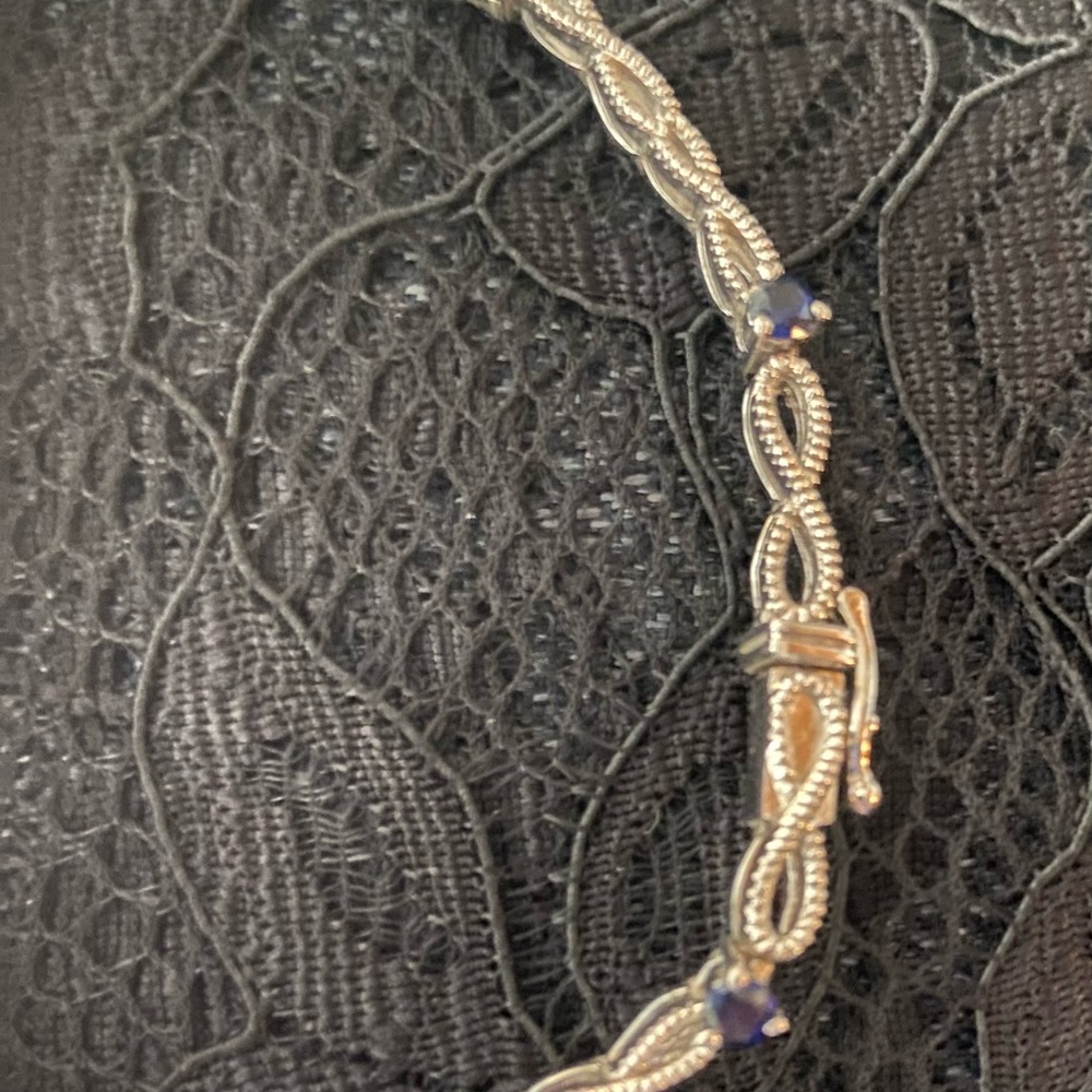 Sterling Silver and Sapphire necklace - Picture 3 of 5